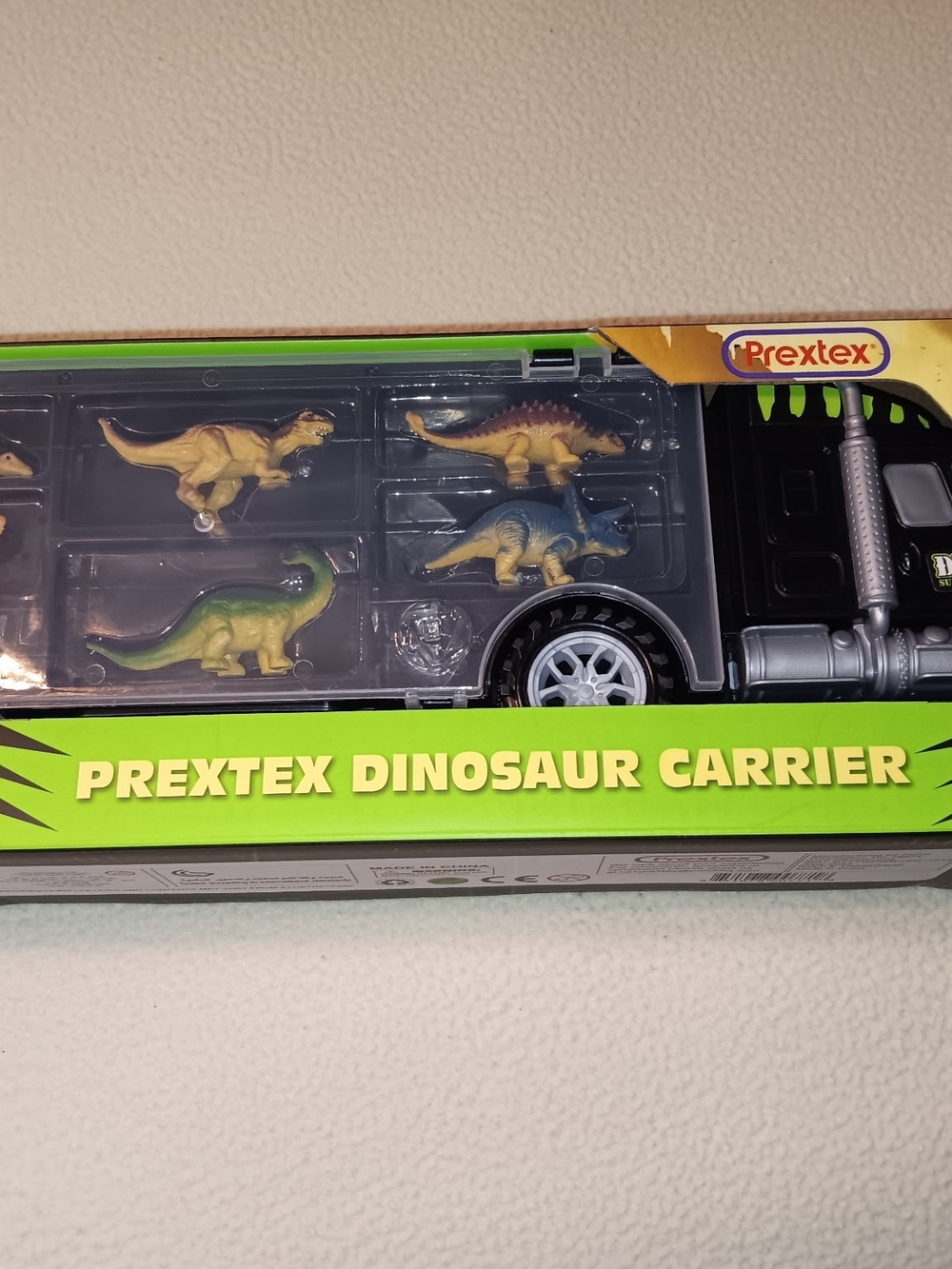 Dinosaur Carrier Playset with Green and Yellow Figures (Price Is Firm)